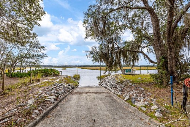 1861 NE Julienton Drive, Townsend, GA 31331