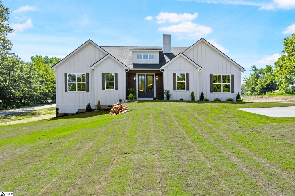369 Pine Drive, Greer, SC 29651