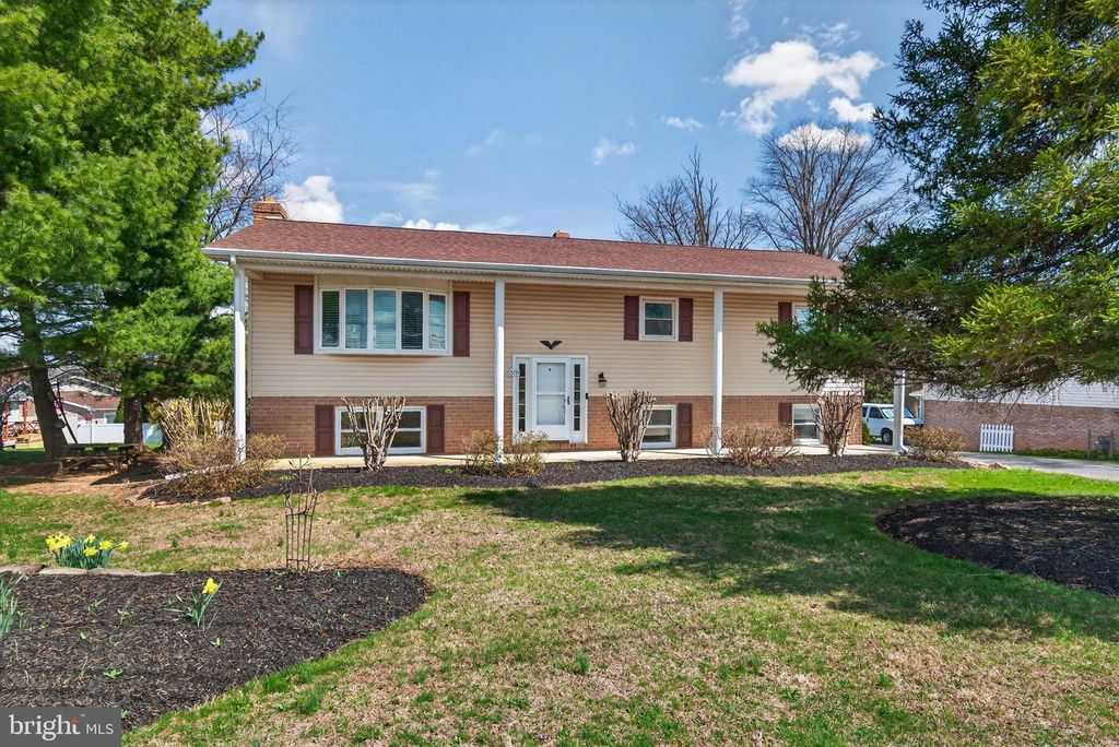 2733 VIREO RD, York, PA 17403