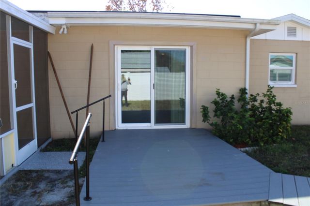 8593 LANTANA DRIVE, Seminole, FL 33777