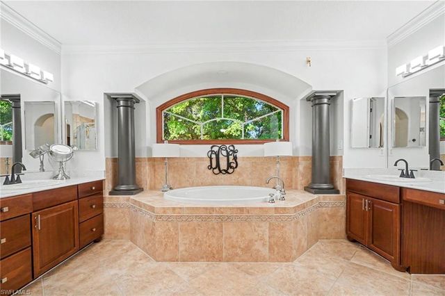 8620 El Mirasol CT, Estero, FL 33967