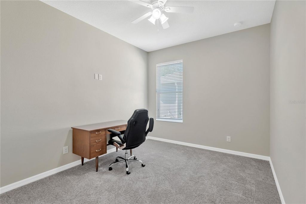 Image 13 of property listing at 11908 GREENCHOP PLACE, Riverview, FL 33579