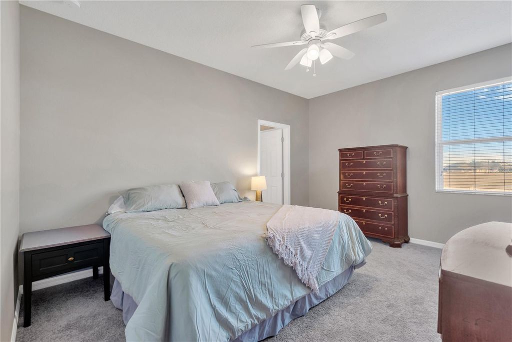 Image 8 of property listing at 11908 GREENCHOP PLACE, Riverview, FL 33579