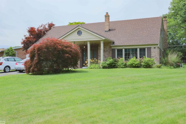 8693 Hedgeway Drive, Shelby Twp, MI 48317