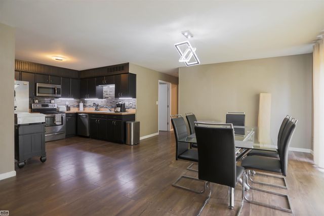 8693 Hedgeway Drive, Shelby Twp, MI 48317