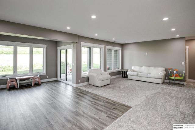 12414 N 161st Avenue, Bennington, NE 68007
