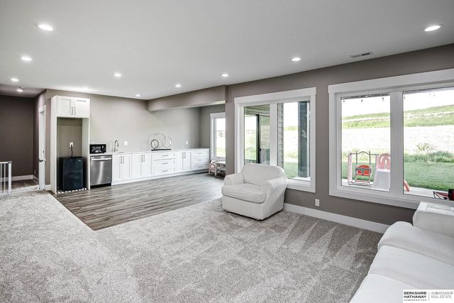 12414 N 161st Avenue, Bennington, NE 68007