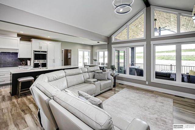 12414 N 161st Avenue, Bennington, NE 68007