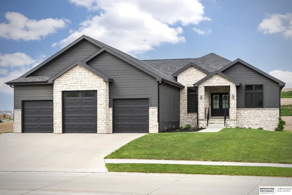 12414 N 161st Avenue, Bennington, NE 68007