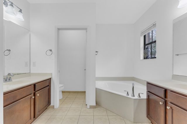 6077 Grand Cypress Circle W, Coconut Creek, FL 33073