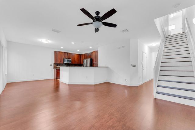 6077 Grand Cypress Circle W, Coconut Creek, FL 33073