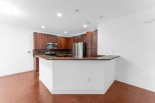 6077 Grand Cypress Circle W, Coconut Creek, FL 33073