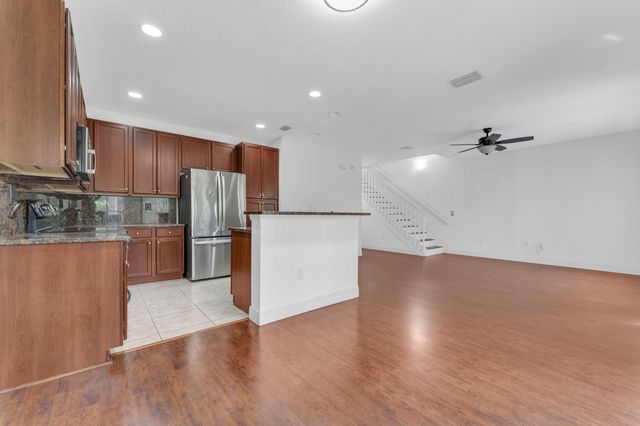 6077 Grand Cypress Circle W, Coconut Creek, FL 33073