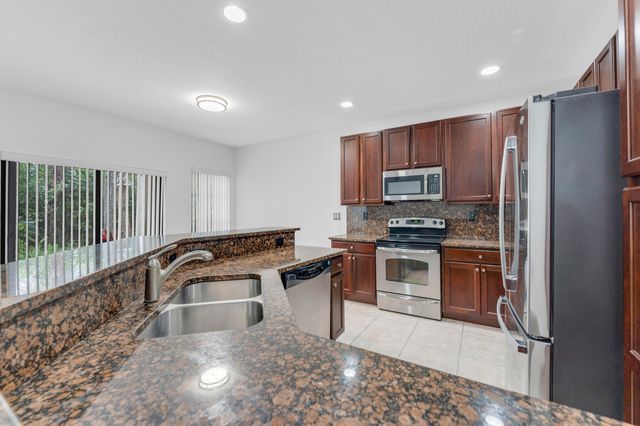 6077 Grand Cypress Circle W, Coconut Creek, FL 33073