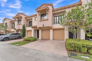 6077 Grand Cypress Circle W, Coconut Creek, FL 33073