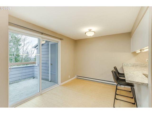 47 EAGLE CREST Dr 49, Lake Oswego, OR 97035