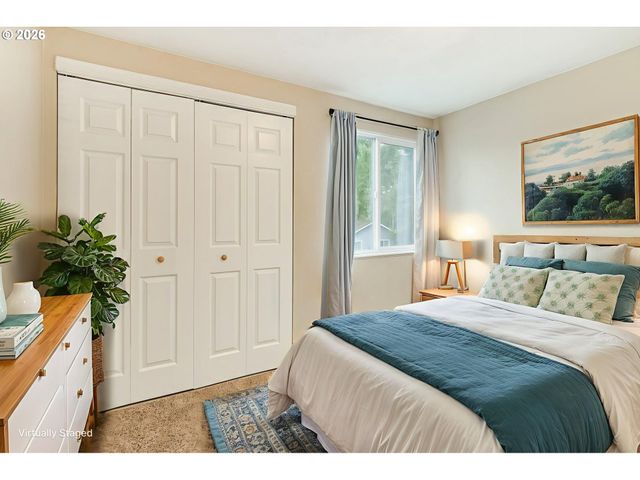 47 EAGLE CREST Dr 49, Lake Oswego, OR 97035