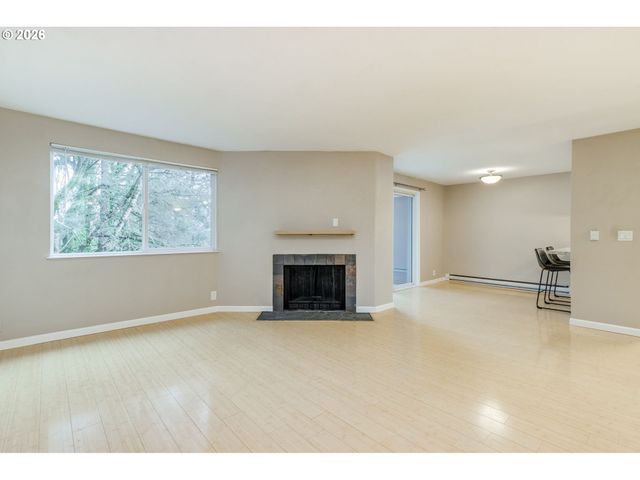 47 EAGLE CREST Dr 49, Lake Oswego, OR 97035