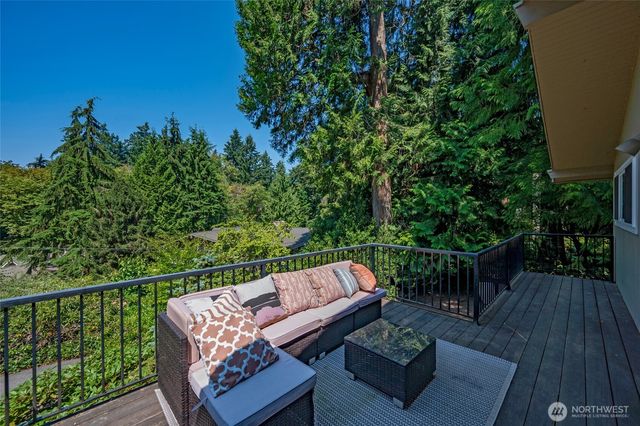 5212 W Mercer Place, Mercer Island, WA 98040
