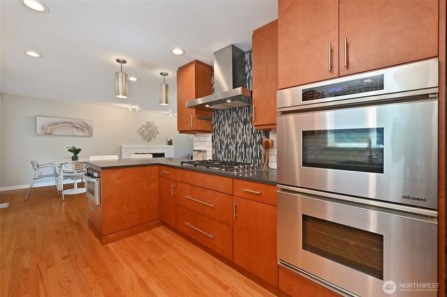 5212 W Mercer Place, Mercer Island, WA 98040