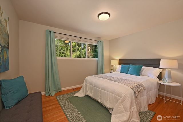 5212 W Mercer Place, Mercer Island, WA 98040
