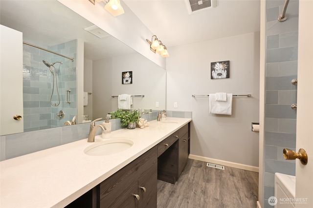 5212 W Mercer Place, Mercer Island, WA 98040