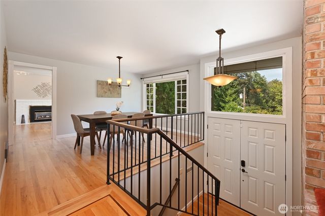 5212 W Mercer Place, Mercer Island, WA 98040