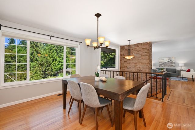 5212 W Mercer Place, Mercer Island, WA 98040