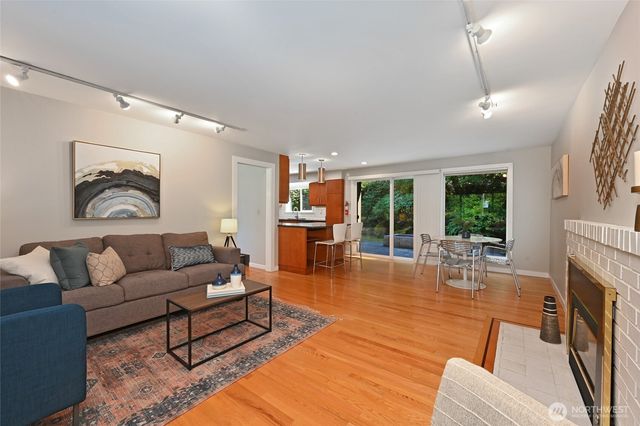 5212 W Mercer Place, Mercer Island, WA 98040