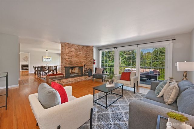 5212 W Mercer Place, Mercer Island, WA 98040