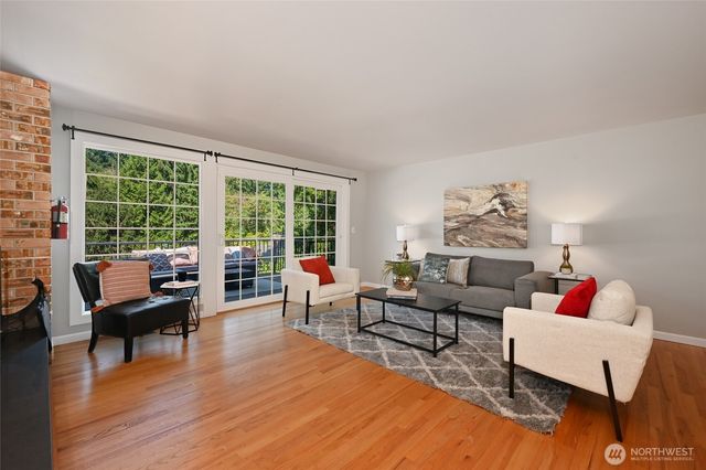 5212 W Mercer Place, Mercer Island, WA 98040