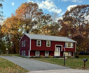 22 Roger Belanger Dr, Bellingham, MA 02019