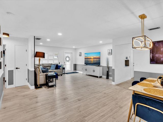 10725 Eureka Street, Boca Raton, FL 33428