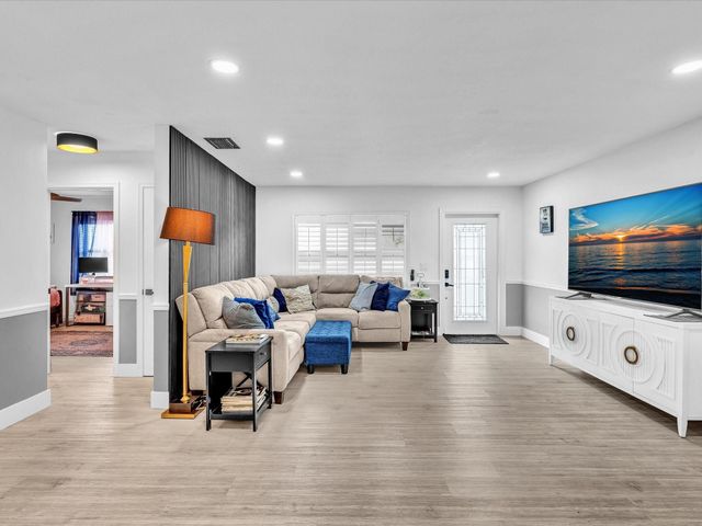 10725 Eureka Street, Boca Raton, FL 33428