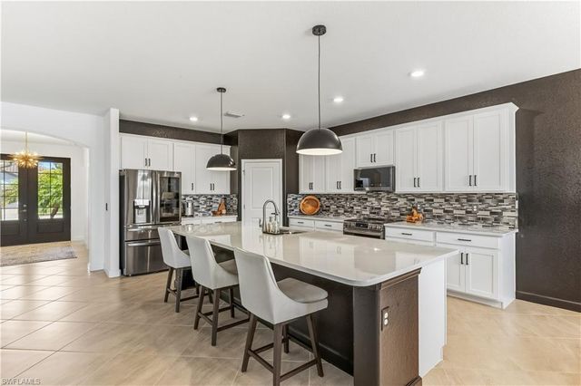 17290 Walnut Run DR, Alva, FL 33920