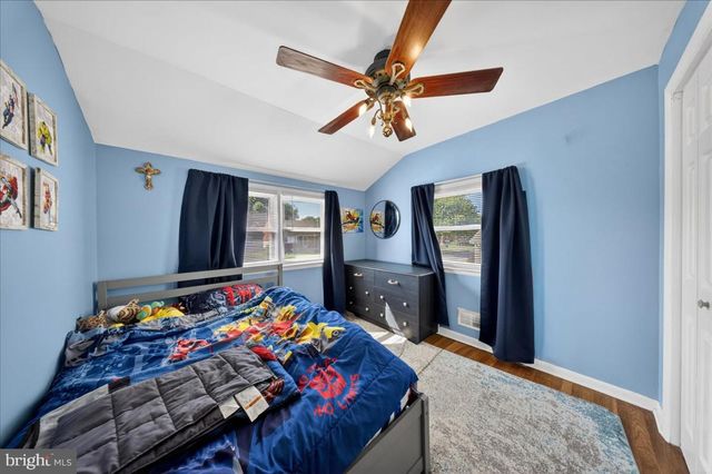 11 WHITEHALL CIR, Wilmington, DE 19808