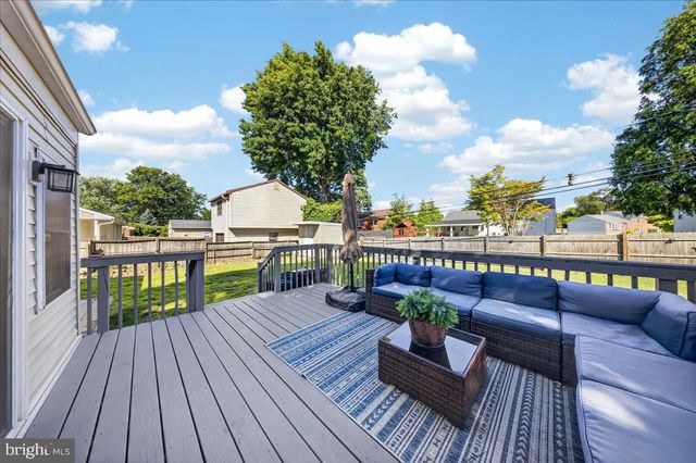 11 WHITEHALL CIR, Wilmington, DE 19808
