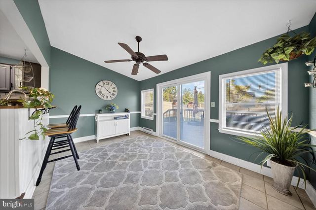 11 WHITEHALL CIR, Wilmington, DE 19808