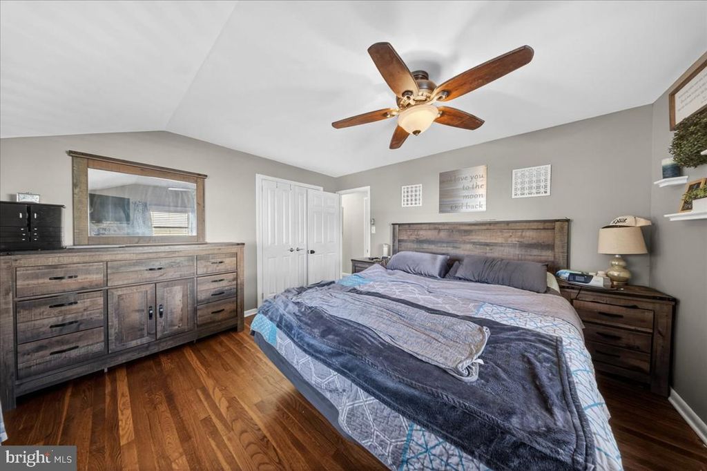 Image 12 of property listing at 11 WHITEHALL CIR, Wilmington, DE 19808