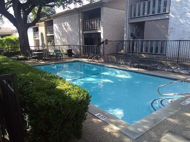 1304 Summit ST 208, Austin, TX 78741