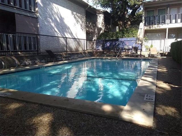 1304 Summit ST 208, Austin, TX 78741