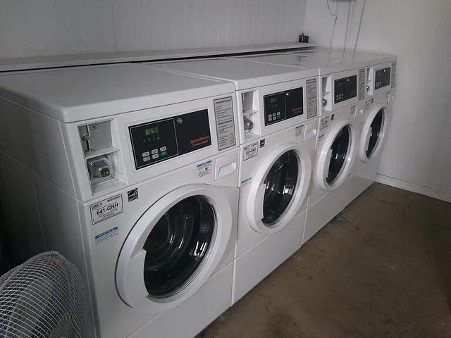 1304 Summit ST 208, Austin, TX 78741