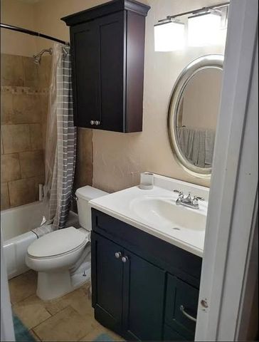 1304 Summit ST 208, Austin, TX 78741