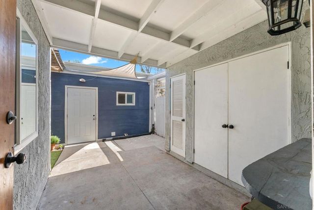9401 Carlton Oaks Drive E, Santee, CA 92071
