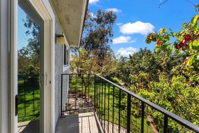 9401 Carlton Oaks Drive E, Santee, CA 92071