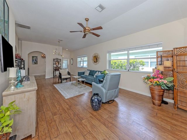 205 RECLINATA CIRCLE, Venice, FL 34292