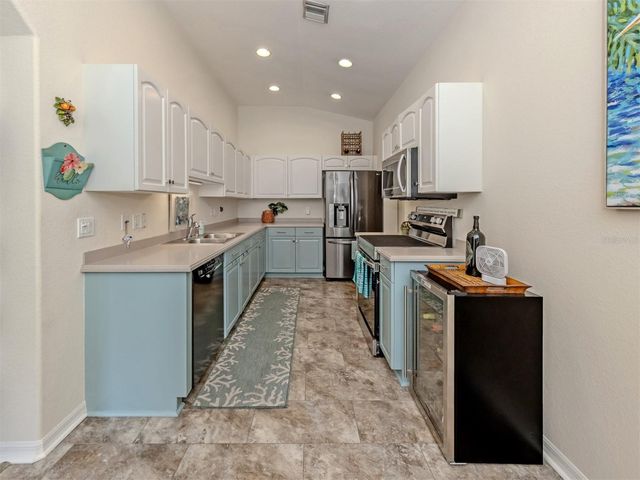 205 RECLINATA CIRCLE, Venice, FL 34292