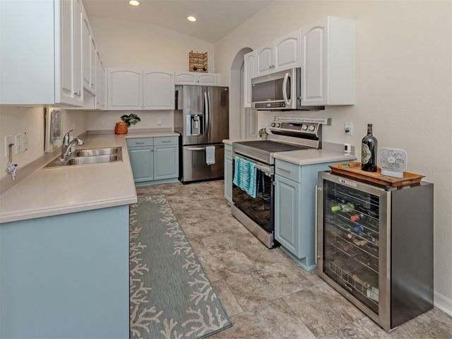 205 RECLINATA CIRCLE, Venice, FL 34292