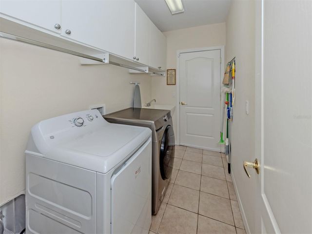 205 RECLINATA CIRCLE, Venice, FL 34292