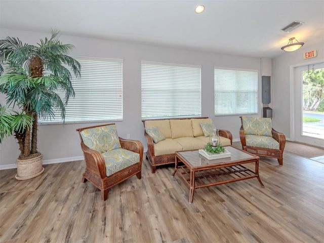 205 RECLINATA CIRCLE, Venice, FL 34292